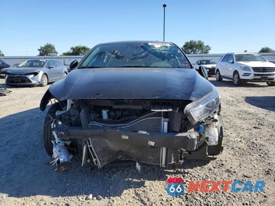 Piąte zdjęcie samochodu w środku: 2024 KIA FORTE GT LINE VIN:3KPF54AD1RE826249 - miniatura