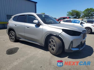 Czwarte zdjęcie samochodu z boku: 2026 BMW X1 XDRIVE28I VIN:WBX73EF05T5627586 - miniatura