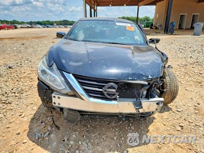 Piąte zdjęcie samochodu w środku: 2017 NISSAN ALTIMA 2.5 SV VIN:1N4AL3AP9HC144560 - miniatura