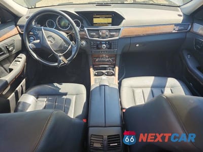Zdjęcie 8 z 12 samochodu: 2011 MERCEDES-BENZ E 350 BLUETEC VIN:WDDHF2EB9BA465659 - miniatura