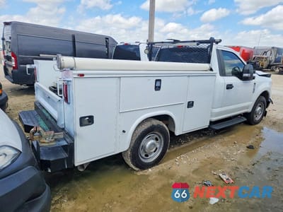 Czwarte zdjęcie samochodu z boku: 2019 FORD F250 SUPER DUTY VIN:1FDBF2A62KEE68402 - miniatura
