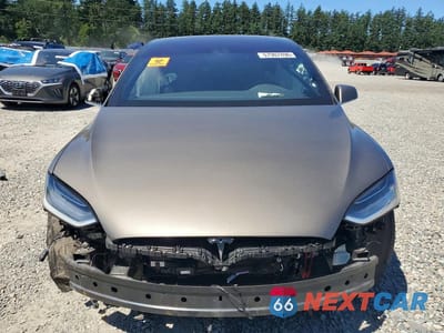 Piąte zdjęcie samochodu w środku: 2016 TESLA MODEL X VIN:5YJXCAE48GF000461 - miniatura