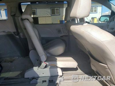 Zdjęcie 11 z 13 samochodu: 2012 TOYOTA SIENNA XLE 8-PASSENGER VIN:5TDYK3DC0CS191682 - miniatura