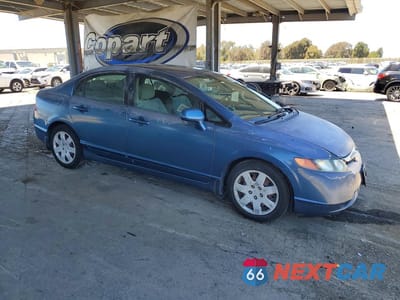 Czwarte zdjęcie samochodu z boku: 2008 HONDA CIVIC LX VIN:2HGFA165X8H526614 - miniatura