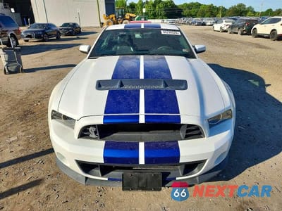 Piąte zdjęcie samochodu w środku: 2014 FORD MUSTANG SHELBY GT500 VIN:1ZVBP8JZ1E5258518 - miniatura