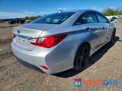 Trzecie zdjęcie samochodu z tyłu: 2014 HYUNDAI SONATA GLS VIN:5NPEB4AC6EH820531 - miniatura