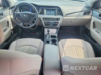 Zdjęcie 8 z 12 samochodu: 2017 HYUNDAI ELANTRA VIN:5NPE24AF9HH519525 - miniatura