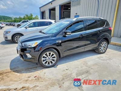 2017 FORD ESCAPE TITANIUM 1FMCU0JD8HUB52644 - główne zdjęcie licytacji z USA - miniatura