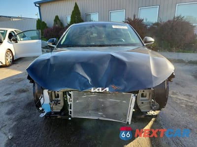 Piąte zdjęcie samochodu w środku: 2025 KIA K4 GT LINE VIN:3KPFW4DE7SE245720 - miniatura
