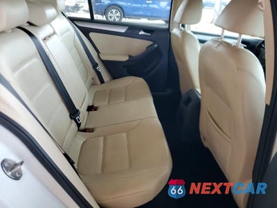 Zdjęcie 10 z 12 samochodu: 2017 VOLKSWAGEN JETTA SE VIN:3VWDB7AJ0HM413604 - miniatura
