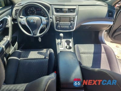 Zdjęcie 8 z 12 samochodu: 2016 NISSAN ALTIMA 2.5 S VIN:1N4AL3AP3GN357197 - miniatura