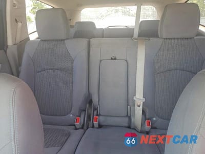Zdjęcie 10 z 13 samochodu: 2017 CHEVROLET TRAVERSE LS VIN:1GNKVFEDXHJ330010 - miniatura