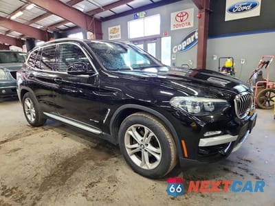 Czwarte zdjęcie samochodu z boku: 2018 BMW X3 XDRIVE30I VIN:5UXTR9C56JLC82810 - miniatura
