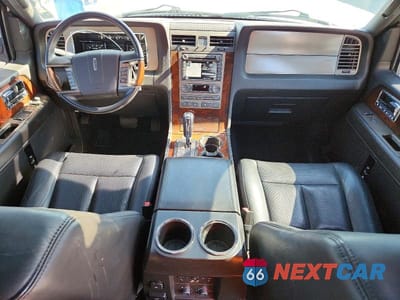 Zdjęcie 8 z 14 samochodu: 2013 LINCOLN NAVIGATOR VIN:5LMJJ2H57DEL08443 - miniatura