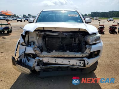 Piąte zdjęcie samochodu w środku: 2017 TOYOTA TACOMA SR5 V6 VIN:5TFCZ5AN1HX085377 - miniatura