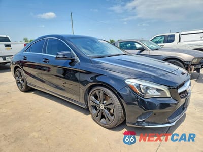 Czwarte zdjęcie samochodu z boku: 2019 MERCEDES-BENZ CLA 250 VIN:WDDSJ4EBXKN721218 - miniatura