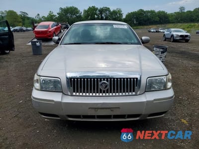 Piąte zdjęcie samochodu w środku: 2009 MERCURY GRAND MARQUIS LS VIN:2MEHM75V89X630740 - miniatura