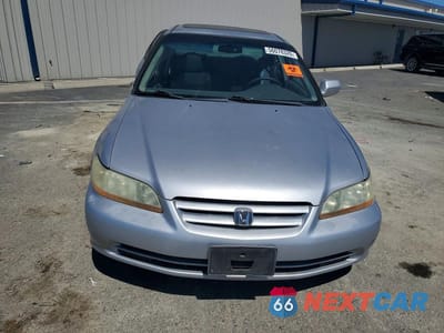 Piąte zdjęcie samochodu w środku: 2002 HONDA ACCORD EX VIN:1HGCG16532A014202 - miniatura