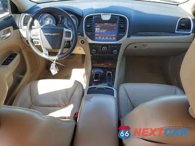 Zdjęcie 8 z 12 samochodu: 2014 CHRYSLER 300 VIN:2C3CCAAG3EH138967 - miniatura