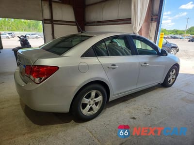 Trzecie zdjęcie samochodu z tyłu: 2013 CHEVROLET CRUZE LT VIN:1G1PC5SB2D7102973 - miniatura