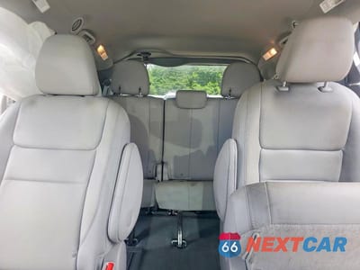 Zdjęcie 10 z 13 samochodu: 2019 TOYOTA SIENNA XLE 7-PASSENGER VIN:5TDDZ3DC6KS222541 - miniatura