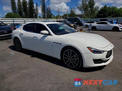 Czwarte zdjęcie samochodu z boku: 2019 MASERATI GHIBLI VIN:ZAM57XSA9K1314836 - miniatura
