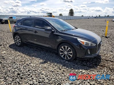 Czwarte zdjęcie samochodu z boku: 2019 HYUNDAI ELANTRA GT BASE VIN:KMHH35LE2KU097773 - miniatura