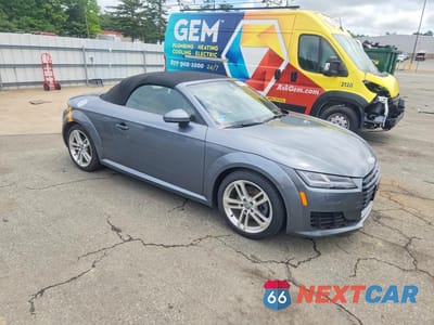 Czwarte zdjęcie samochodu z boku: 2017 AUDI TT VIN:TRUT5CFV9H1002778 - miniatura