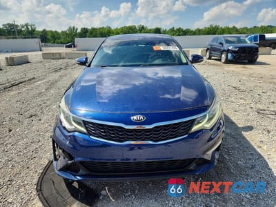 Piąte zdjęcie samochodu w środku: 2019 KIA OPTIMA LX VIN:5XXGT4L3XKG360655 - miniatura