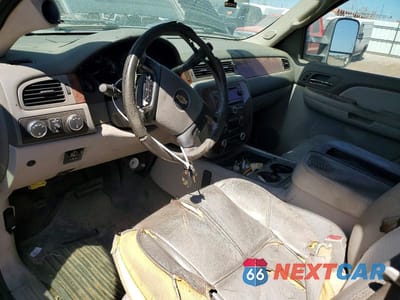 Zdjęcie 8 z 12 samochodu: 2008 CHEVROLET SILVERADO 2500HD VIN:1GCHK23698F221727 - miniatura