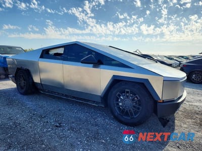 Czwarte zdjęcie samochodu z boku: 2024 TESLA CYBERTRUCK VIN:7G2CEHED7RA007061 - miniatura