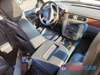 Zdjęcie 8 z 13 samochodu: 2013 GMC YUKON XL K1500 SLT VIN:1GKS2KE77DR134109 - miniatura