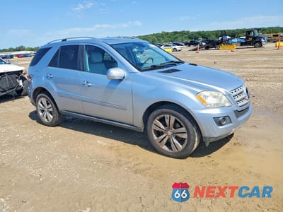 Czwarte zdjęcie samochodu z boku: 2010 MERCEDES-BENZ ML 350 VIN:4JGBB5GB4AA536450 - miniatura