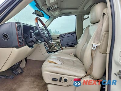 Zdjęcie 7 z 13 samochodu: 2004 CADILLAC ESCALADE ESV VIN:3GYFK66N84G337893 - miniatura