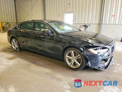 Czwarte zdjęcie samochodu z boku: 2018 VOLVO S90 T5 MOMENTUM VIN:LVY982MK4JP036184 - miniatura