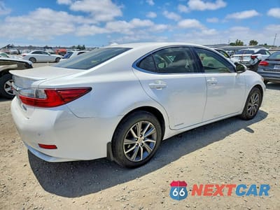 Trzecie zdjęcie samochodu z tyłu: 2017 LEXUS ES 300H VIN:JTHBW1GG7H2152923 - miniatura