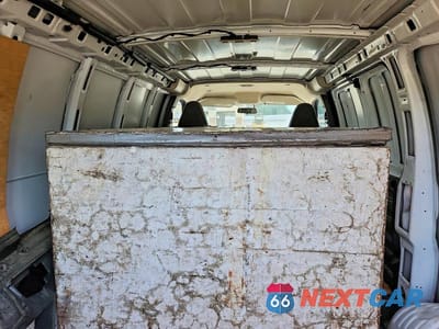 Zdjęcie 10 z 13 samochodu: 2021 CHEVROLET EXPRESS 25 - DELIVERY VAN VIN:1GCWGAFP2M1191422 - miniatura