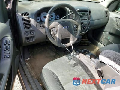 Zdjęcie 8 z 13 samochodu: 2003 FORD ESCAPE VIN:1FMYU02143KD77352 - miniatura