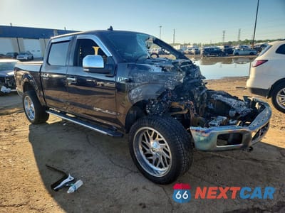 Czwarte zdjęcie samochodu z boku: 2018 FORD F150 SUPERCREW VIN:1FTEW1EP1JFB56403 - miniatura