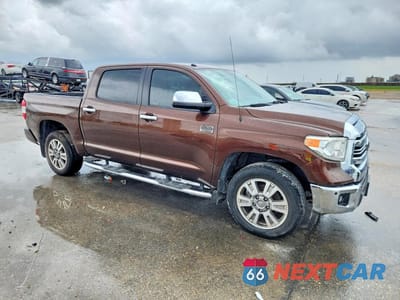 Czwarte zdjęcie samochodu z boku: 2017 TOYOTA TUNDRA 1794 EDITION VIN:5TFGW5F18HX227594 - miniatura