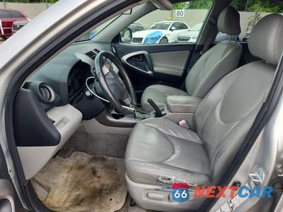 Zdjęcie 7 z 13 samochodu: 2007 TOYOTA RAV4 LIMITED VIN:JTMBD31V775057012 - miniatura