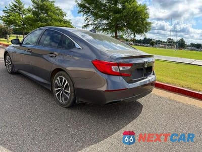 Trzecie zdjęcie samochodu z tyłu: 2019 HONDA ACCORD HYBRID VIN:1HGCV3F1XKA002546 - miniatura