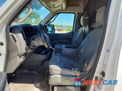 Zdjęcie 7 z 12 samochodu: 2013 NISSAN NV 2500 HD S VIN:1N6AF0LX2DN111747 - miniatura