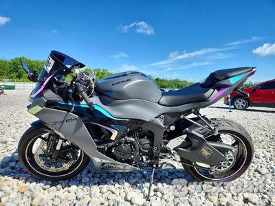 Trzecie zdjęcie samochodu z tyłu: 2025 KAWASAKI ZX636 K VIN:JKBZXJJ10SA018632 - miniatura