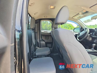Zdjęcie 10 z 12 samochodu: 2019 TOYOTA TACOMA SR VIN:5TFSX5EN7KX064682 - miniatura