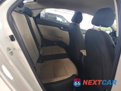 Zdjęcie 10 z 12 samochodu: 2019 HYUNDAI ACCENT SEL VIN:3KPC24A34KE069274 - miniatura