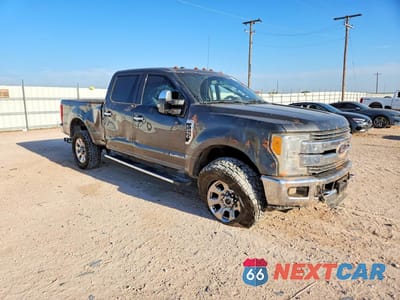 Czwarte zdjęcie samochodu z boku: 2017 FORD F250 SUPER DUTY VIN:1FT7W2BT5HEC84580 - miniatura