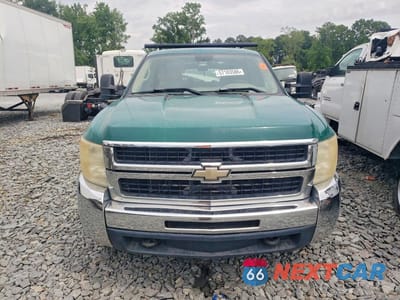Piąte zdjęcie samochodu w środku: 2010 CHEVROLET SILVERADO C3500 VIN:1GB4CZBK8AF128372 - miniatura
