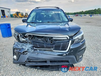 Piąte zdjęcie samochodu w środku: 2021 SUBARU FORESTER PREMIUM VIN:JF2SKAJC8MH508095 - miniatura
