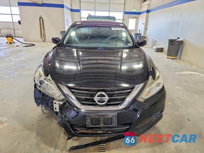 Piąte zdjęcie samochodu w środku: 2016 NISSAN ALTIMA 2.5 SV VIN:1N4AL3AP7GC183873 - miniatura